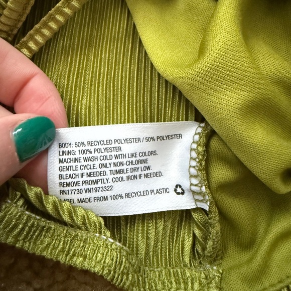 Green Flare long sleeve top - Picture 6 of 8